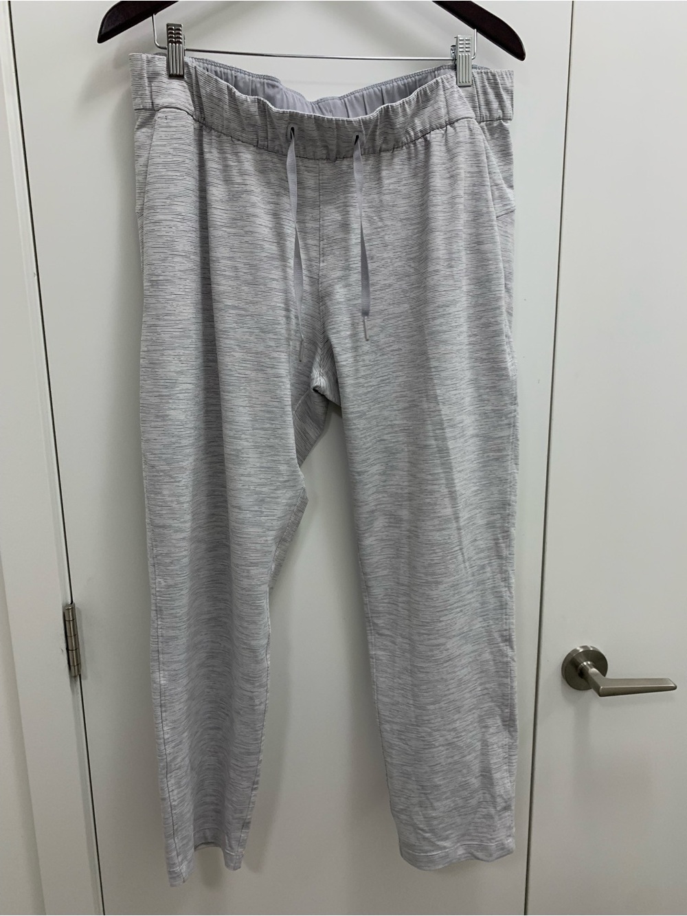 Lululemon Pant On The Fly Jogger  women's  size 12 - Picture 4 of 11
